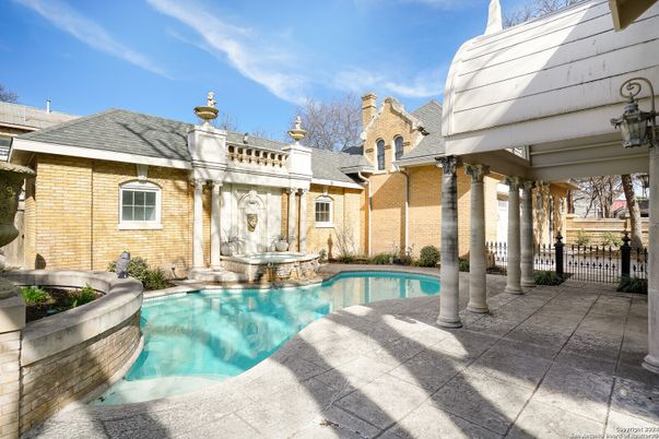 Exterior, Pool
