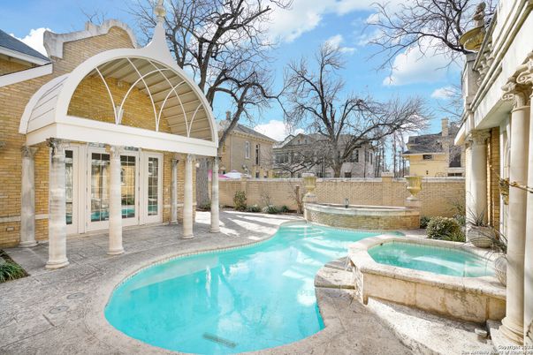Exterior, Pool