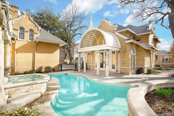 Exterior, Pool