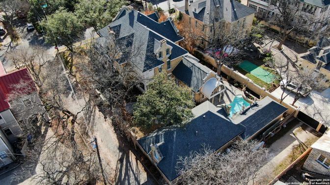 Exterior, Drone