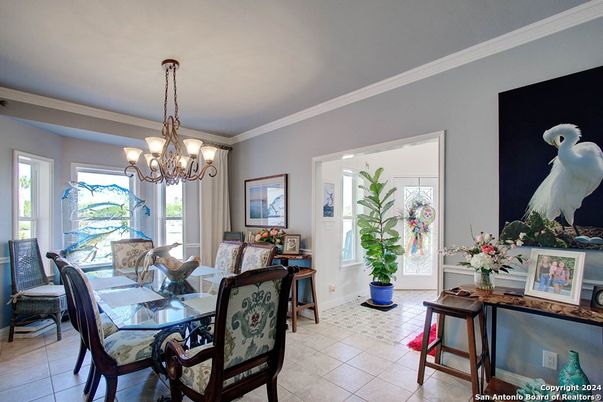 Chandelier, Dining room, Interior