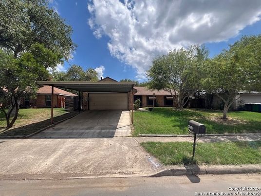 Attached, Exterior, Facade, Ranch