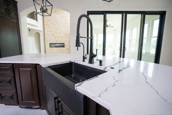 Fireplace, Interior, Kitchen, Pendant Lights