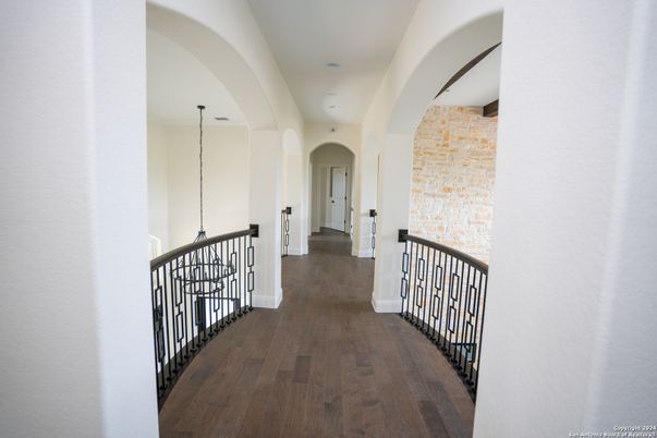 Interior, Pendant Lights, Recessed Lighting, Wood Texture Flooring