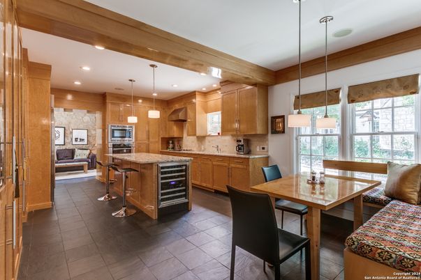 Dining room, Interior, Kitchen, Pendant Lights, Recessed Lighting, Stainless Steel Appliances