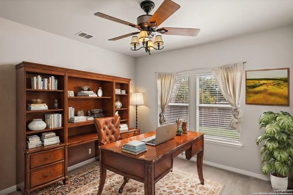 Home Office, Interior