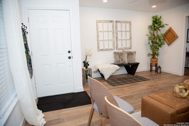 Interior, Recessed Lighting, Wood Texture Flooring