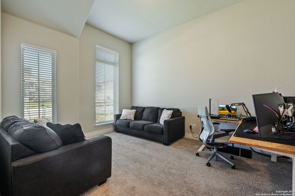 Home Office, Interior