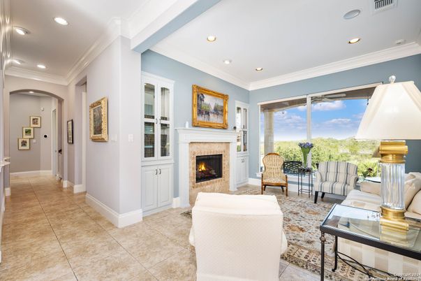 Fireplace, Interior, Living room, Recessed Lighting