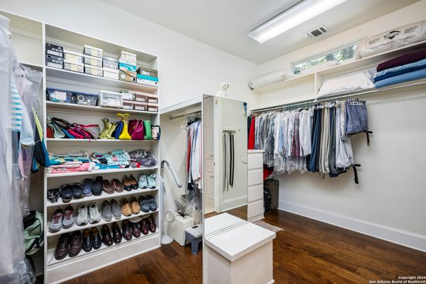 Interior, Walk-in Closets, Wood Texture Flooring