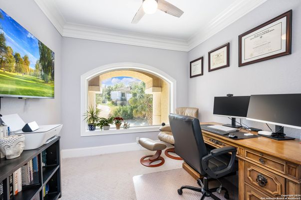 Home Office, Interior