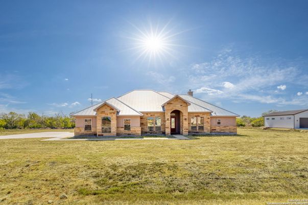 Backyard, Exterior, Facade, Brick Facade, Ranch
