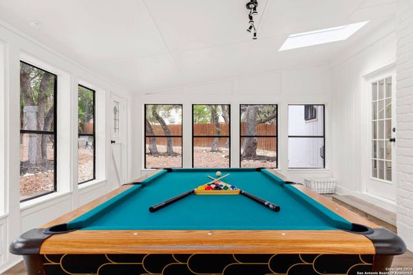 Billiard Table, Game Room, Interior, Wood Texture Flooring