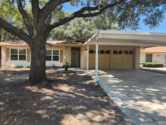 Attached, Exterior, Facade, Brick Facade, Ranch