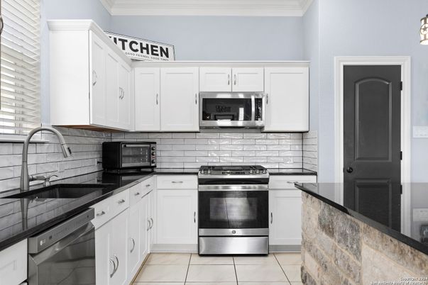 Interior, Kitchen, Stainless Steel Appliances