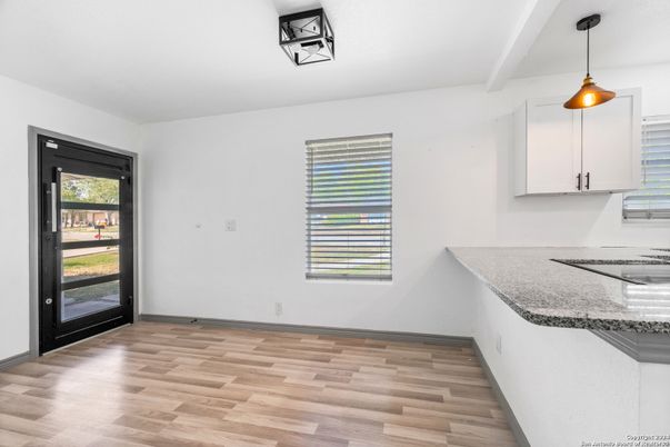 Interior, Pendant Lights, Wood Texture Flooring