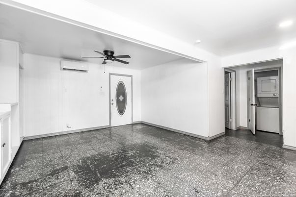 Empty room, Interior, Recessed Lighting, Washer