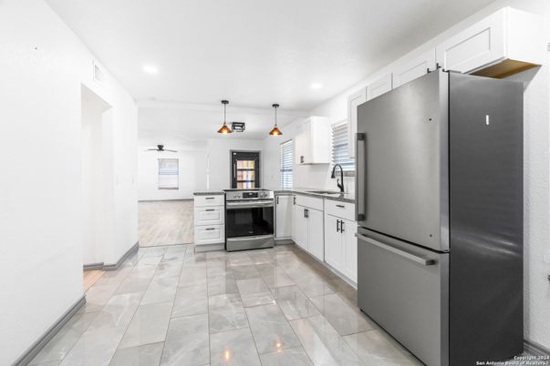 Interior, Kitchen, Pendant Lights, Recessed Lighting, Stainless Steel Appliances