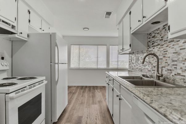 Interior, Kitchen, Recessed Lighting, Wood Texture Flooring