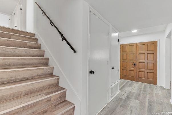 Interior, Recessed Lighting, Wood Texture Flooring