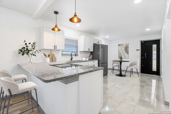 Dining room, Interior, Kitchen, Pendant Lights, Recessed Lighting