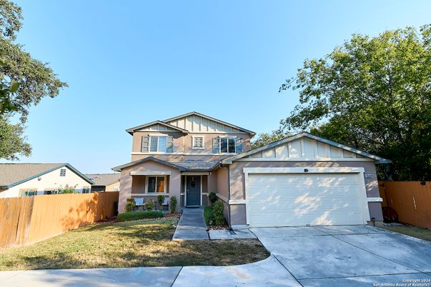 Attached, Exterior, Facade, American Craftsman