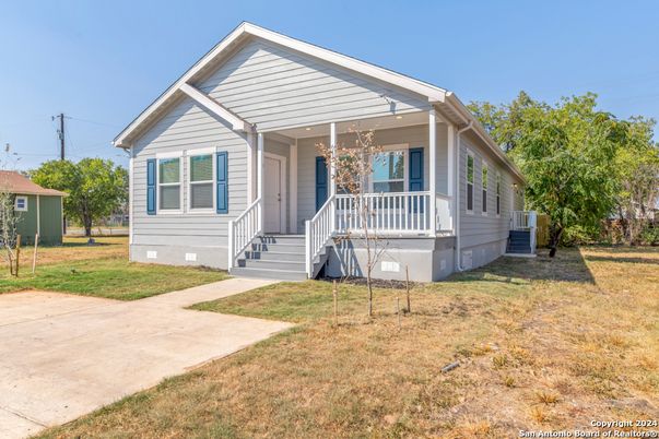 Backyard, Exterior, Facade, American Craftsman