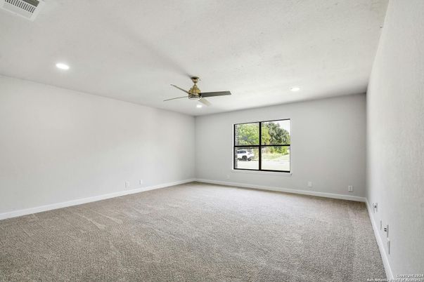 Empty room, Interior, Recessed Lighting