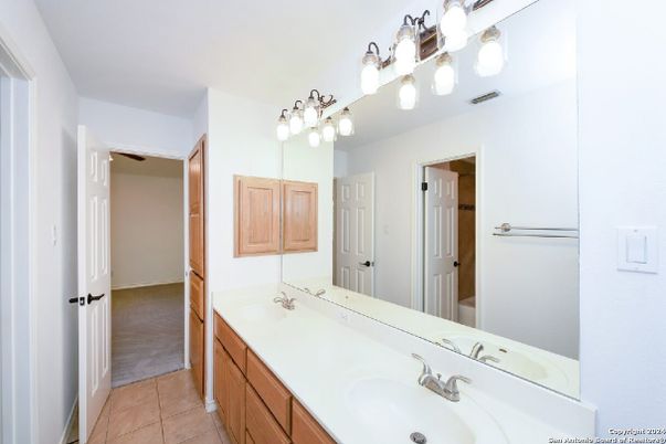 Bathroom, Dual Sink Vanities, Interior