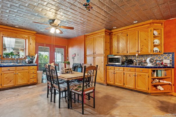 Dining room, Interior, Kitchen, Recessed Lighting