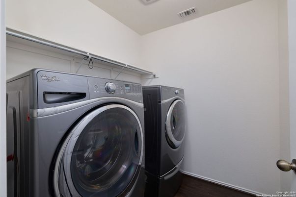 Interior, Washer, Wood Texture Flooring