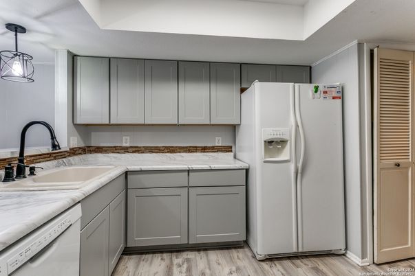 Interior, Kitchen, Pendant Lights, Wood Texture Flooring