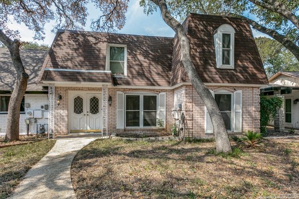Exterior, Facade, Cape Cod