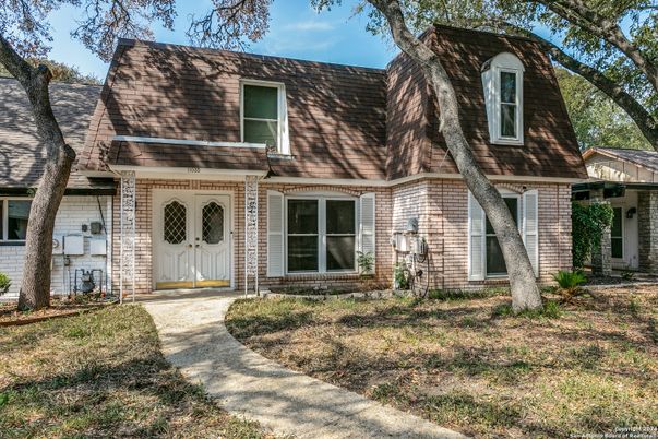 Exterior, Facade, Brick Facade, Cape Cod