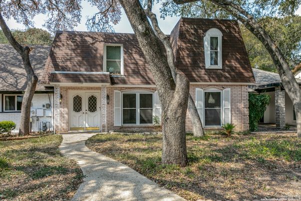 Exterior, Facade, Cape Cod