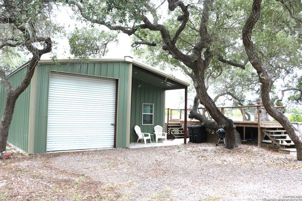 Detached Garage, Exterior