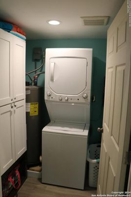 Interior, Recessed Lighting, Utility Closets, Washer, Wood Texture Flooring