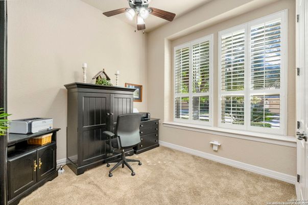 Home Office, Interior