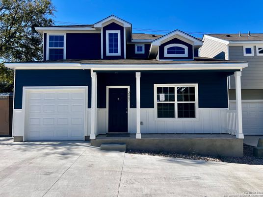 Attached, Exterior, Facade, Farmhouse