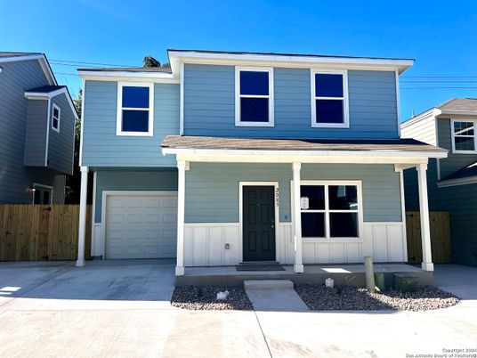 Attached, Exterior, Facade, Modern