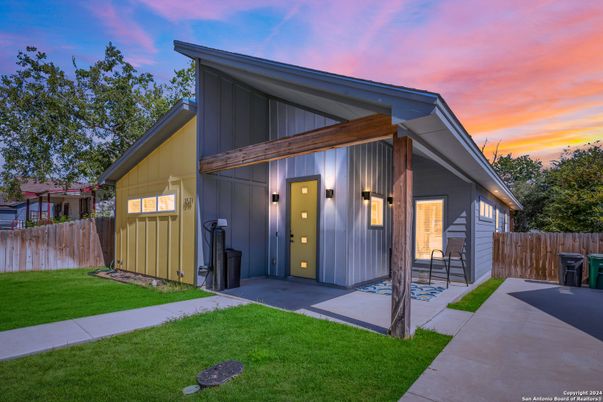 Backyard, Exterior
