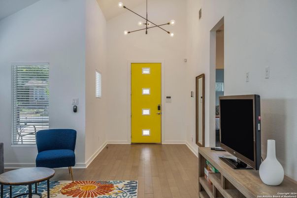 Interior, Pendant Lights, Wood Texture Flooring