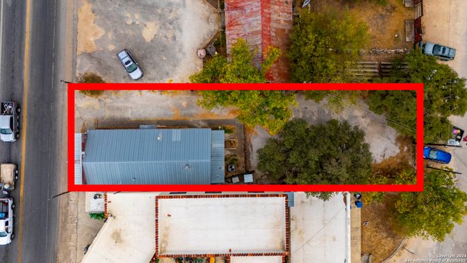Exterior, Drone