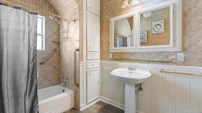 Bathroom, Interior, Wood Texture Flooring