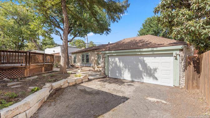 Detached Garage, Exterior