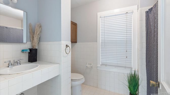 Bathroom, Interior