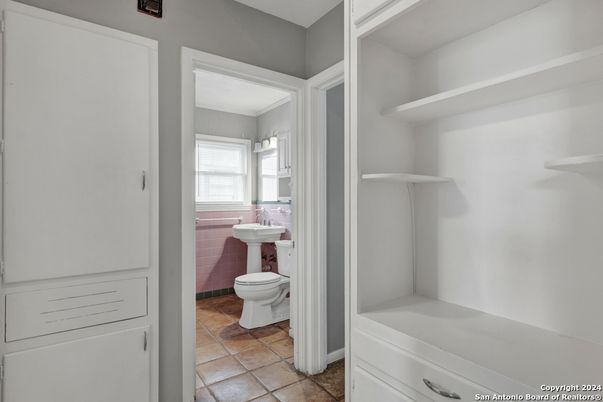 Bathroom, Interior