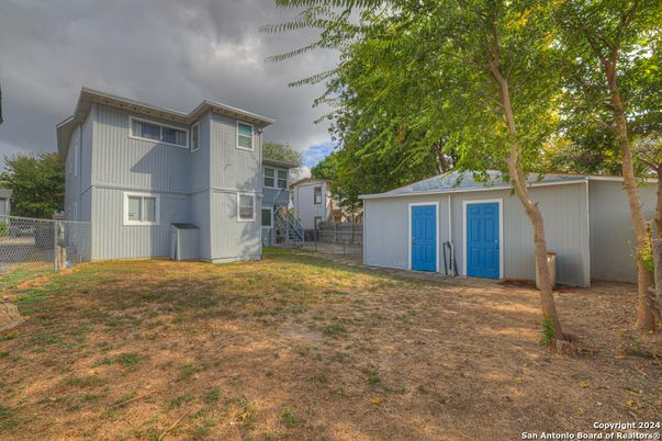 Backyard, Exterior