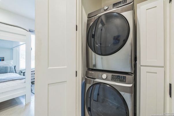 Interior, Utility Closets, Washer, Wood Texture Flooring