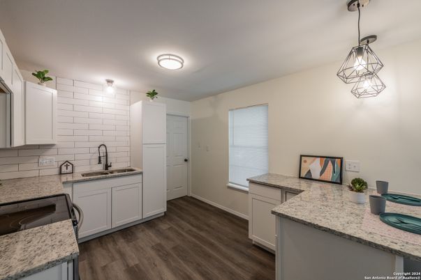 Interior, Kitchen, Pendant Lights, Wood Texture Flooring